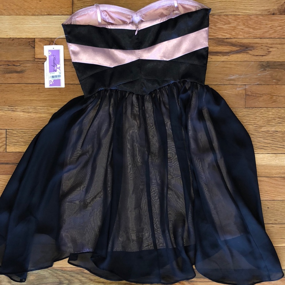 🎀HAILEY LOGAN/ADRIANA 🎀STRAPLESS JUNIOR DRESS🎀 - Picture 4 of 7